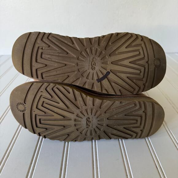 UGG Australia size 8 Camel Tone Suede Classic short Boots size 8 - Picture 14 of 16